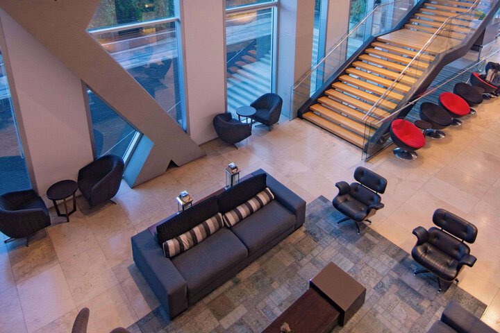 Entrance & Lobby