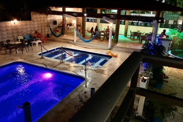 Pool 10 of 15