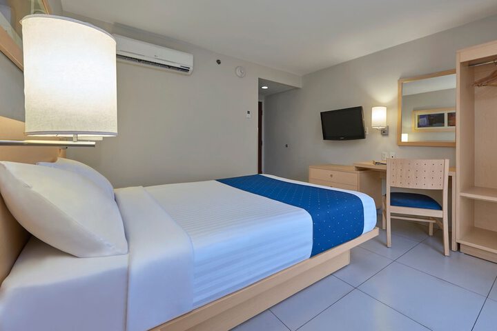 Room 7 of 49