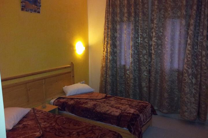 Room 16 of 60