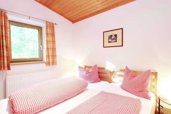 Room 3 of 40
