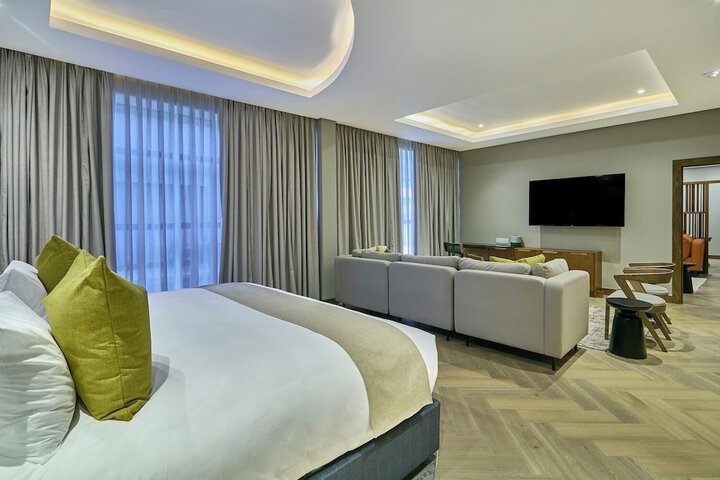 Room 25 of 171