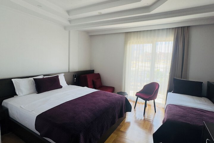 Room 12 of 40
