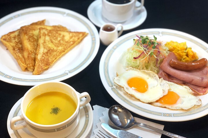 Breakfast/Coffee Service 58 of 77