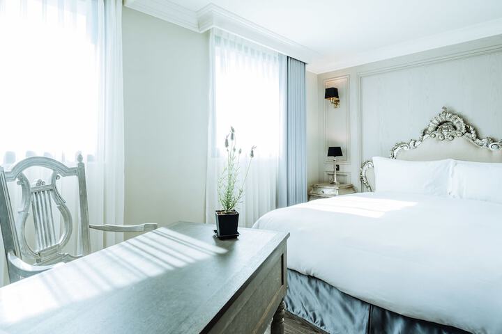 Room 155 of 243