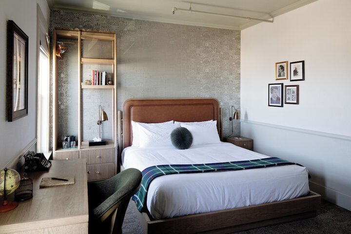 Room 43 of 80