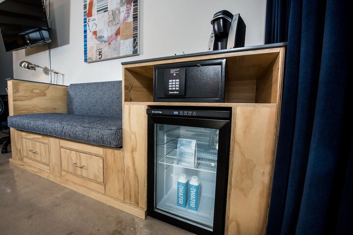 Mini-refrigerator