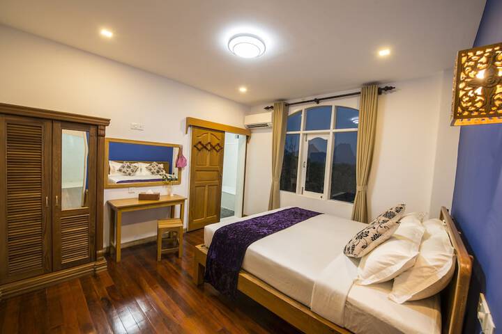 Room 8 of 48