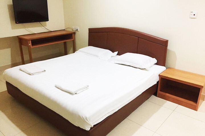 Room 11 of 22