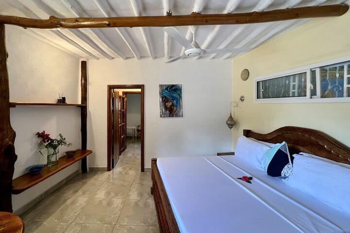Room 11 of 40