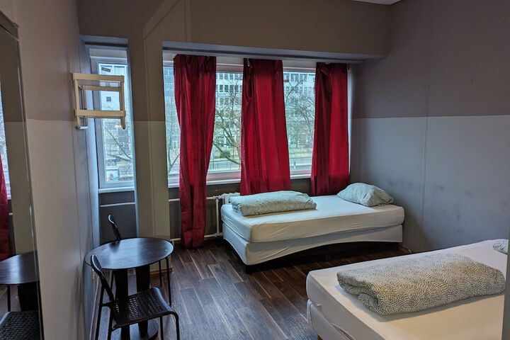 Room 54 of 150