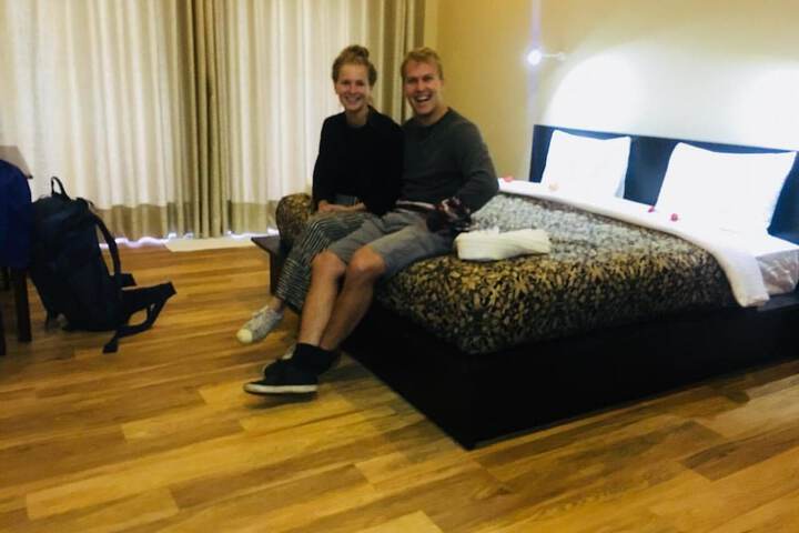 Room 6 of 38