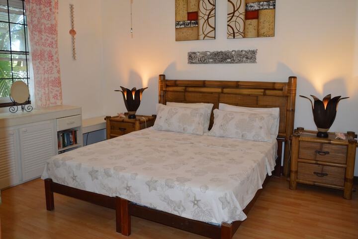 Room 3 of 33