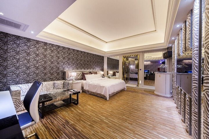 Room 139 of 216