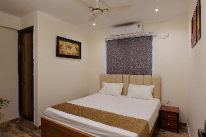 Room 3 of 12