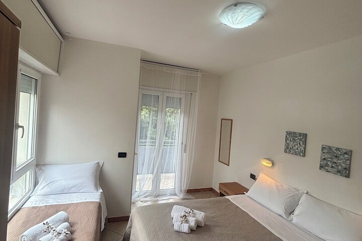 Room 10 of 25