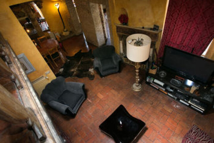 Room 18 of 23