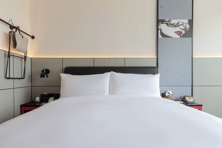 Room 43 of 96