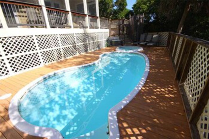 Pool 14 of 24
