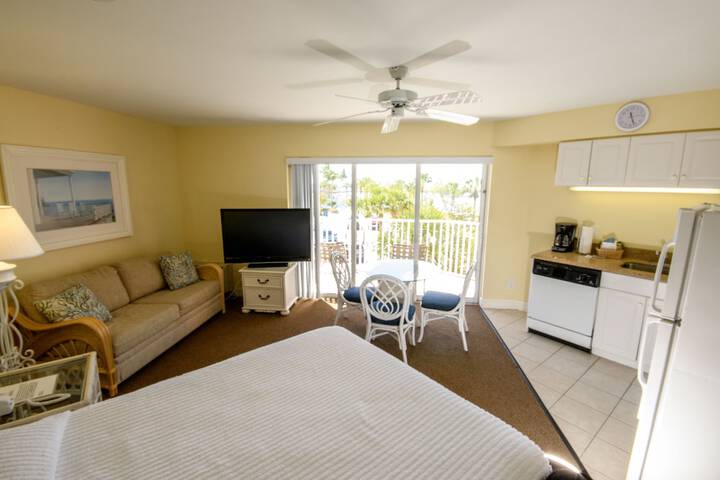 Room 40 of 229