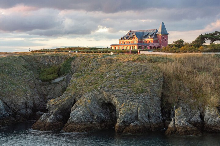 Hotel 74 of 76
