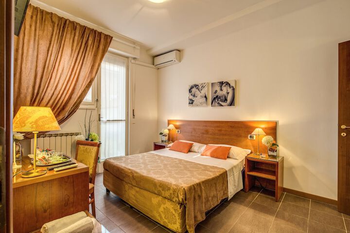 Room 4 of 31