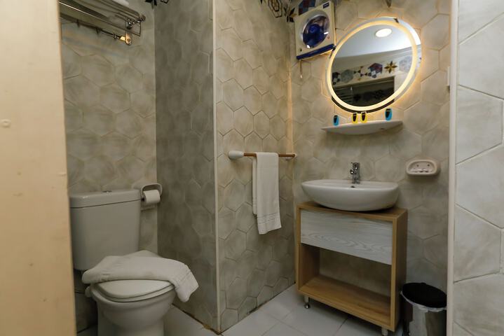 Room 57 of 84