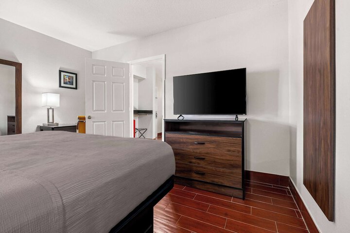 1 King Bed Suite (20 of 44)