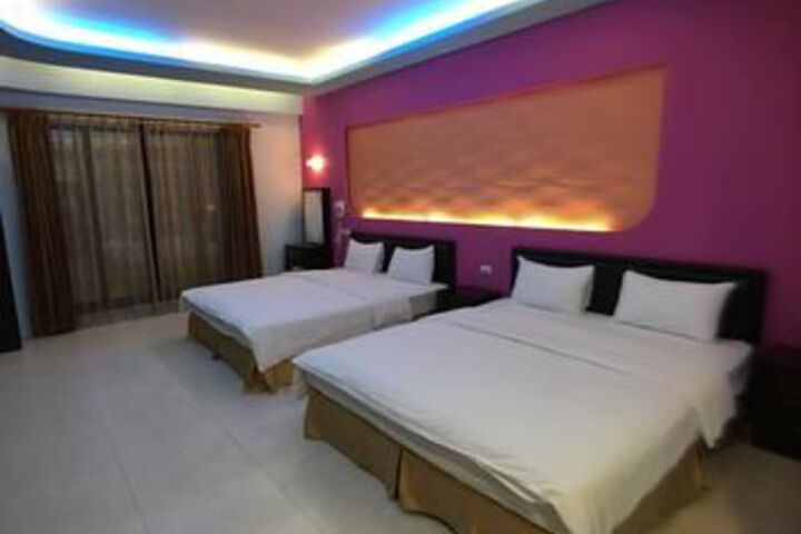 Room 8 of 21