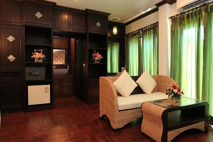 Room 23 of 42