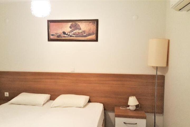 Room 22 of 190