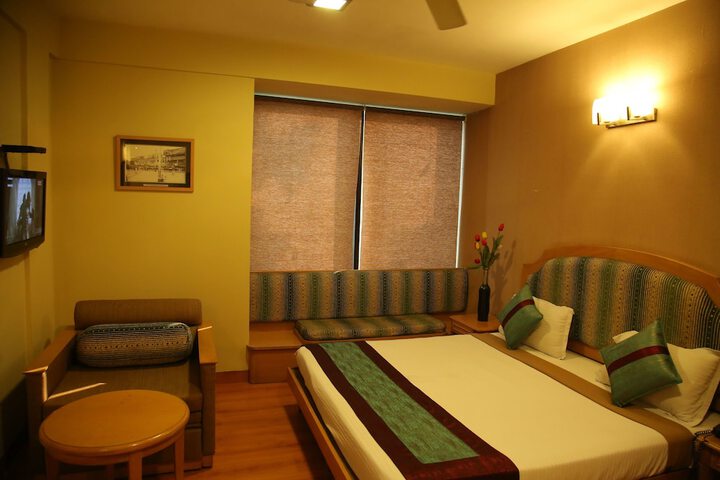 Room 12 of 26