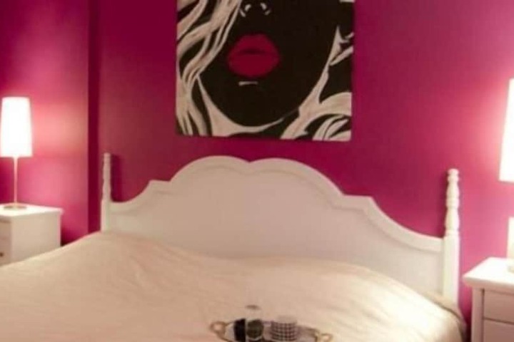 Room 11 of 48
