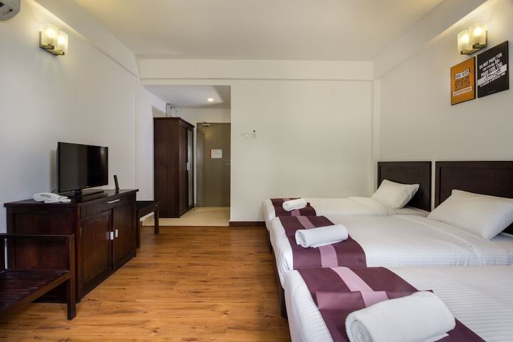 Room 3 of 29