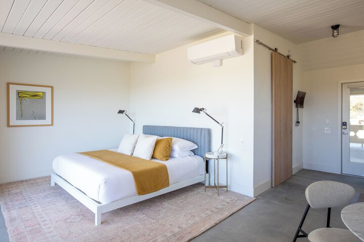 Room 15 of 90