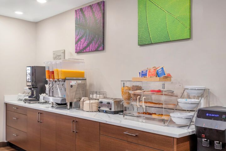 Breakfast/Coffee Service 26 of 34