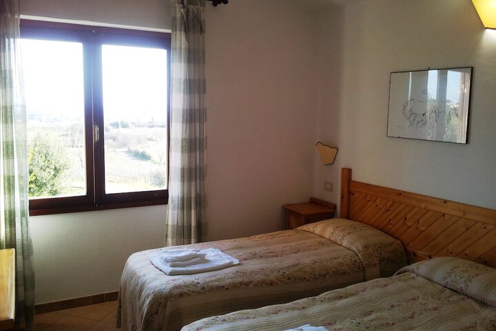 Room 2 of 65