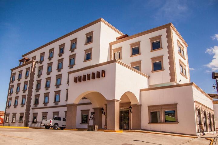 Photo of HOTEL LA MINA PARRAL