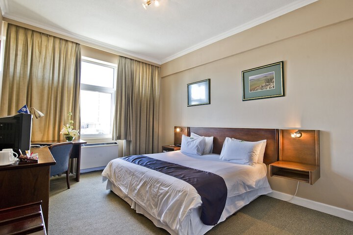 Room 5 of 25