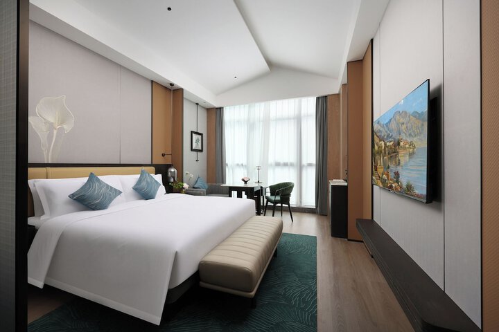 Room 16 of 64