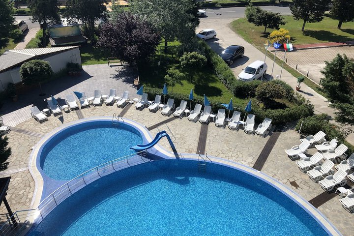 Pool 68 of 134
