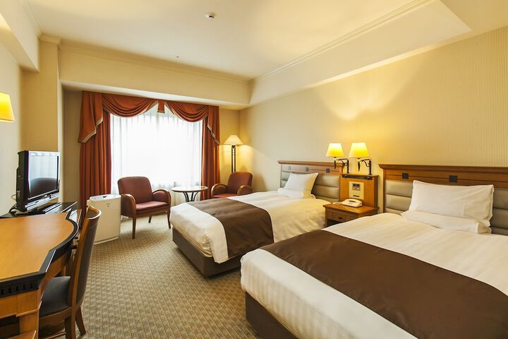 Room 12 of 48