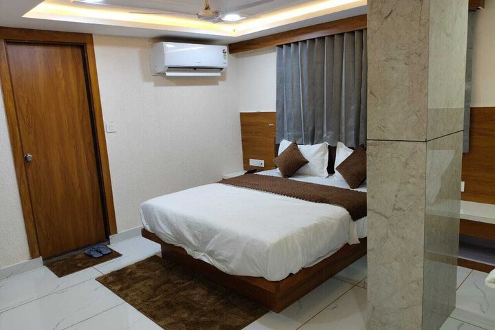 Room 15 of 29