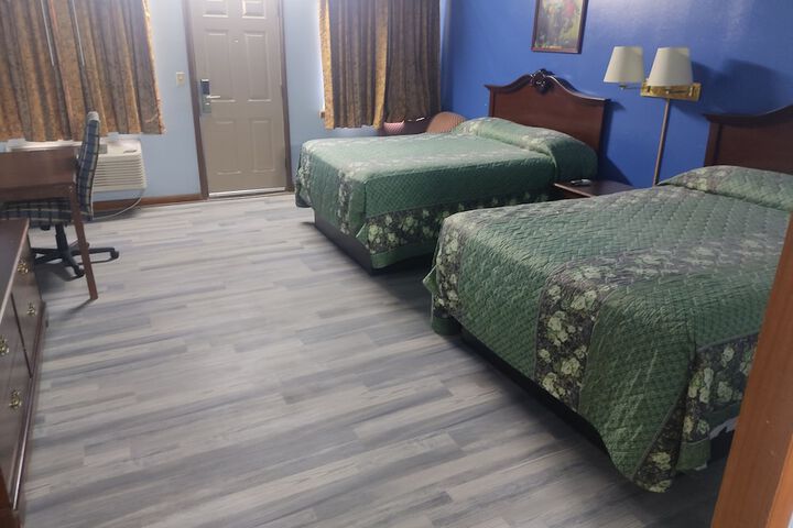 Room 12 of 28