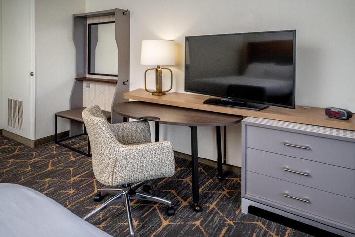 1 Bedroom Suite 2 Queen Beds Sofa (3 of 13)