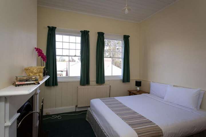Room 4 of 38