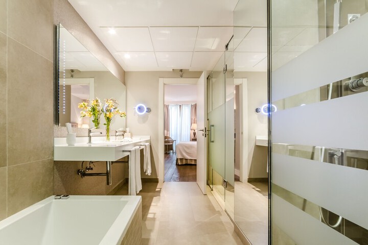 Clean Restrooms