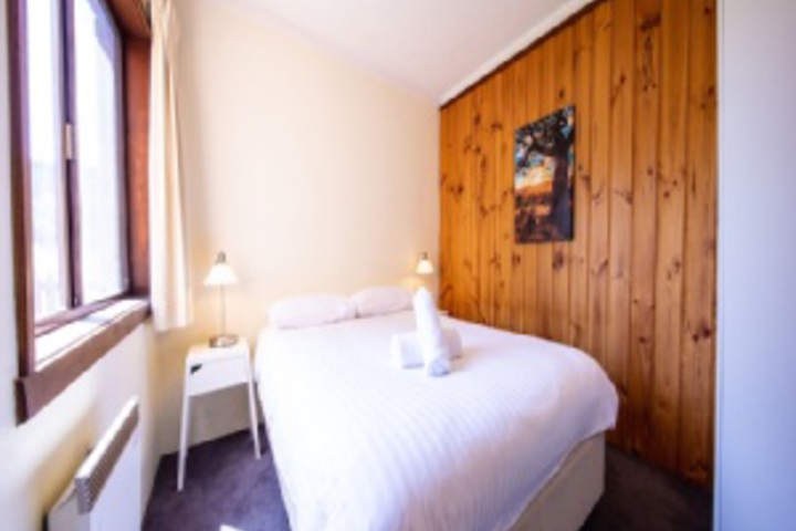 Room 213 of 693
