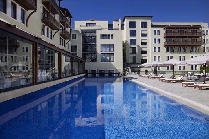 Pools & Facilities