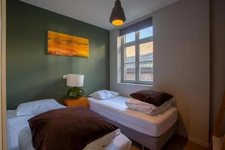 Room 3 of 11